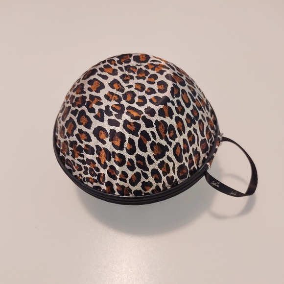 CupCase cheetah print satin sturdy cup saving bra travel bag - Picture 1 of 8